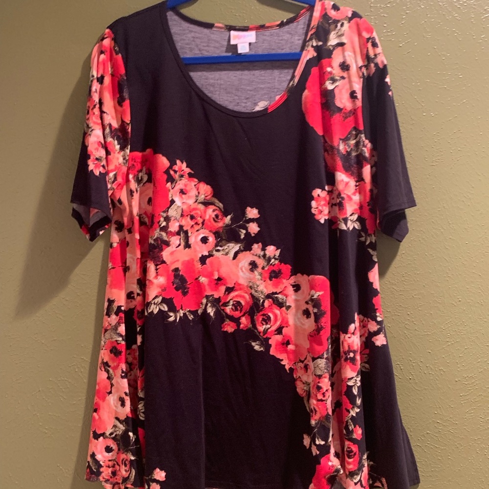 LuLaRoe 2x Perfect T